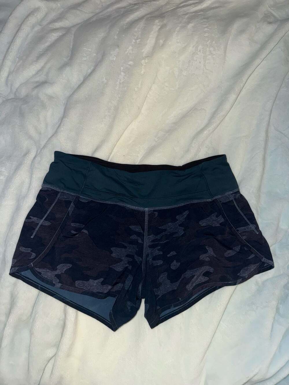 Lululemon Run Times Shorts Heathered Texture Lotus Camo Oil Slick Blue - Size 6